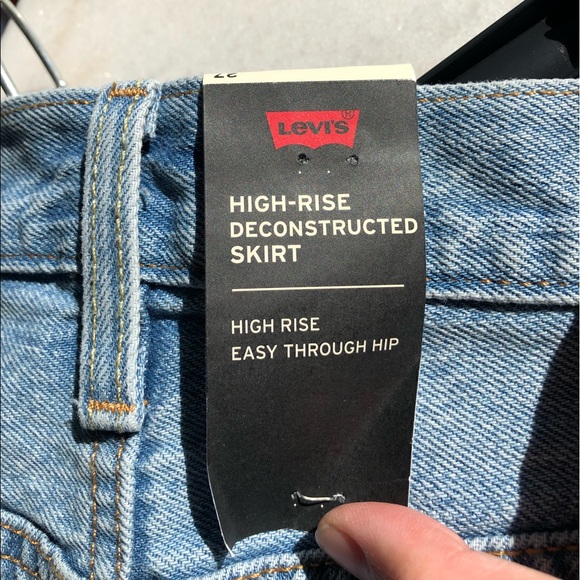 Levi’s High Rise Deconstructed Skirt. NWT - Picture 5 of 8